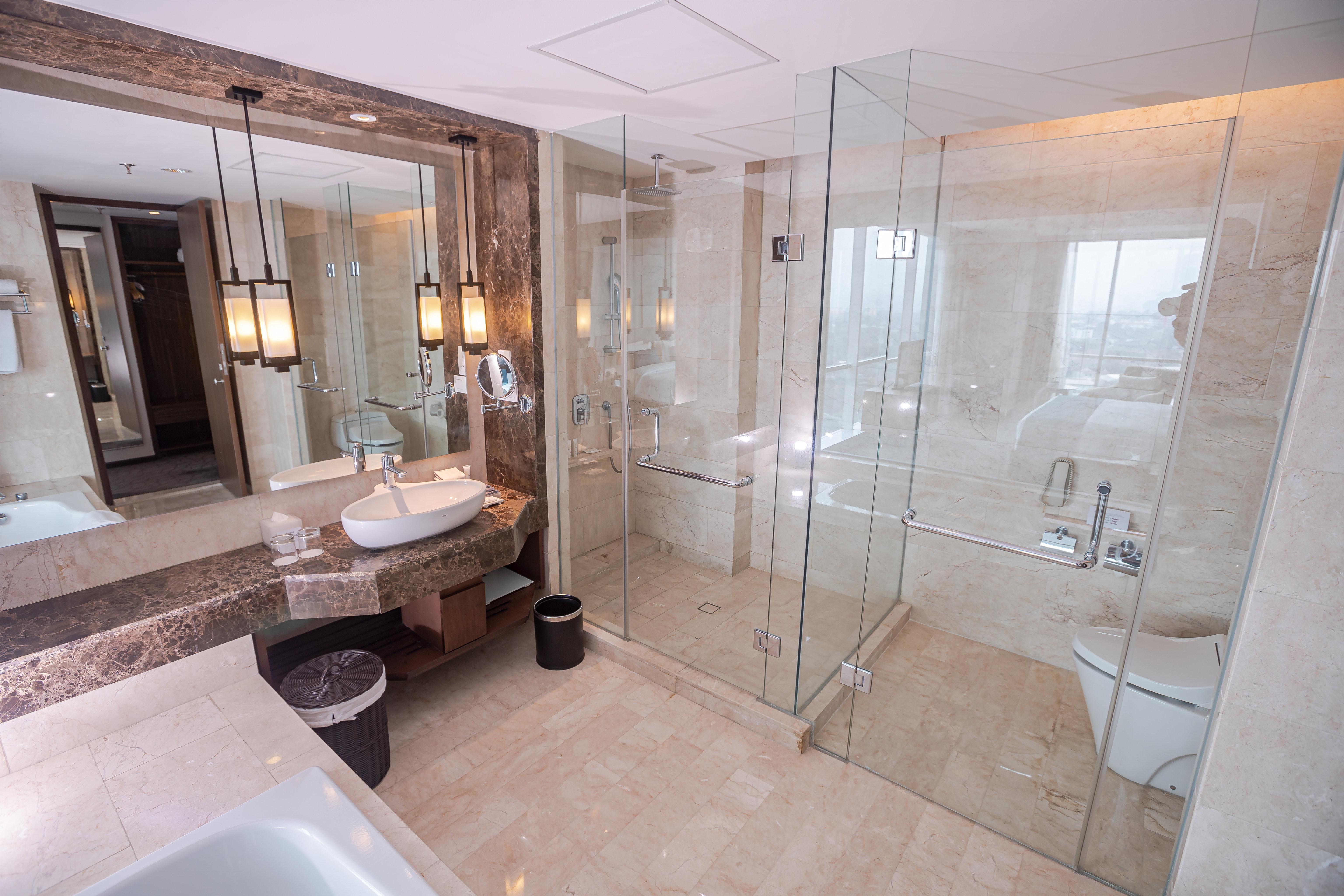 Crowne Plaza By Ihg 5*