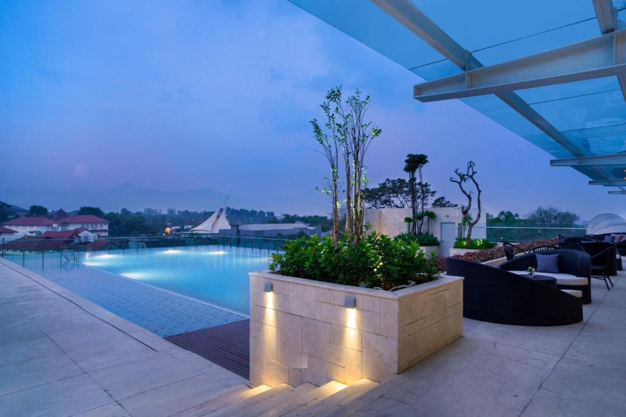 Crowne Plaza Bandung, An Ihg Hotel 5*